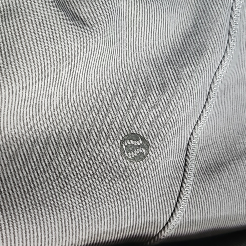 Mint Condition Lululemon Pull Over - image 6